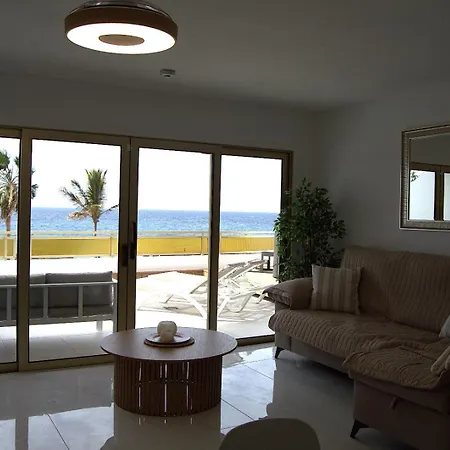Seafront Playa La Arena 公寓