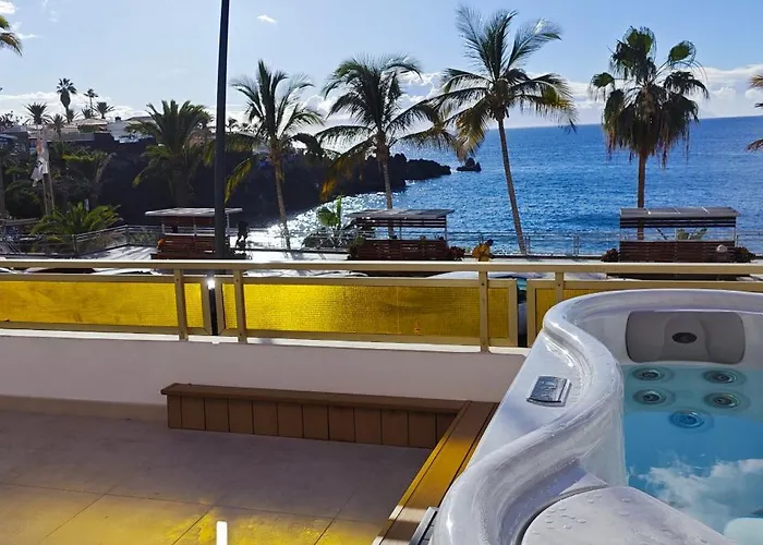 Seafront Playa La Arena Apartment *